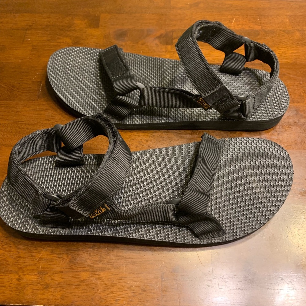 NWOT Men’s size 13 Teva sandal